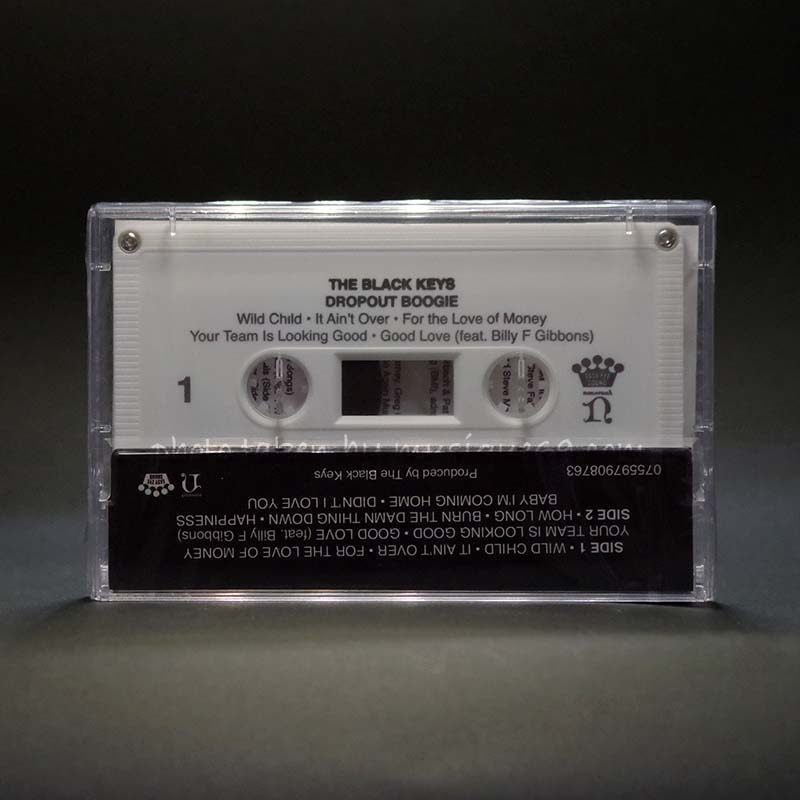 ブラックキーズ The Black Keys - Dropout Boogie: Exclusive White Shell Limited Edition (cassette)