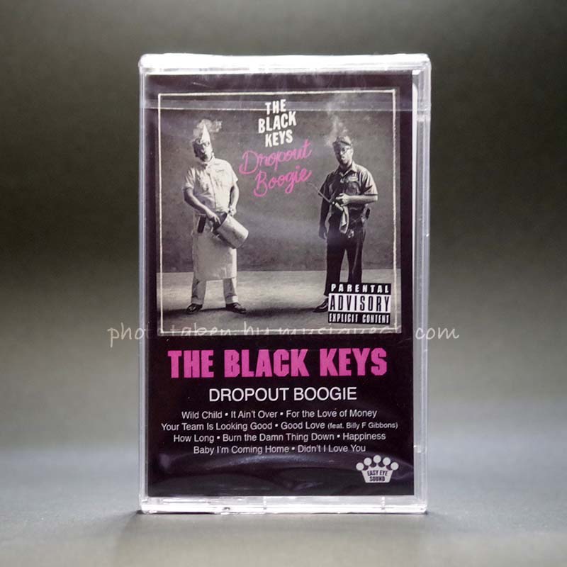ブラックキーズ The Black Keys - Dropout Boogie: Exclusive White Shell Limited Edition (cassette)