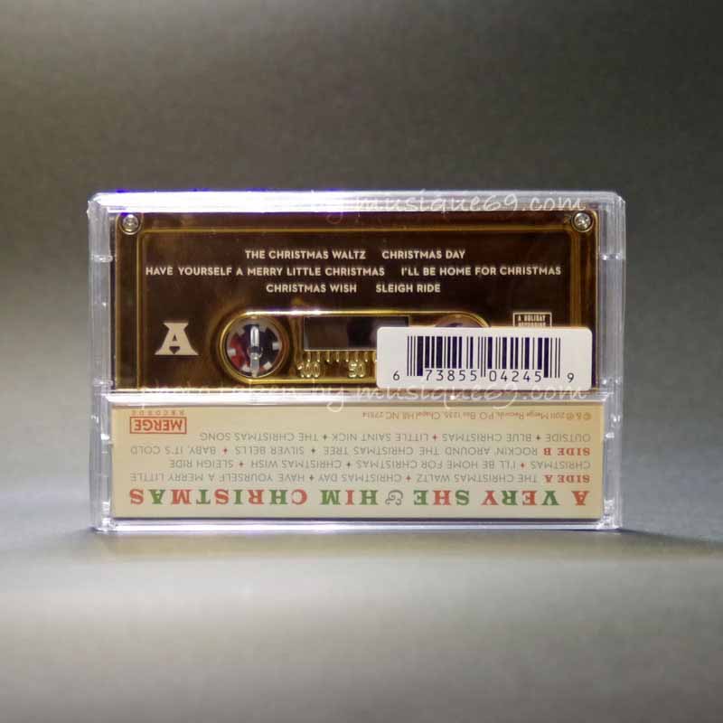 ズーイーデシャネル Zooey Deschanel (She & Him) - A Very She & Him Christmas: Limited Edition Opaque Metallic Gold Shell Edition (cassette)