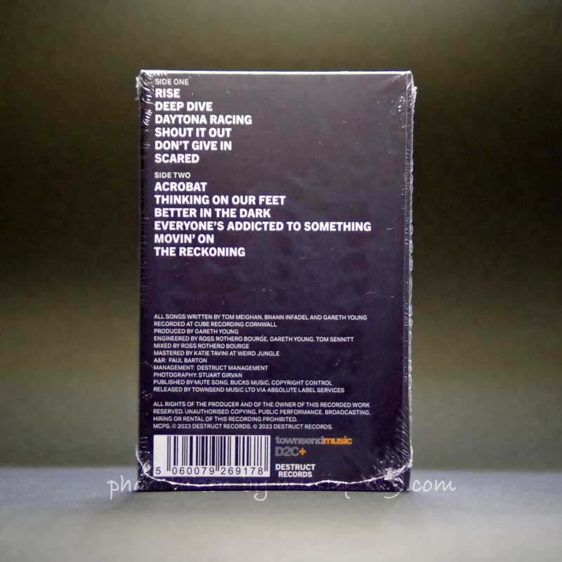 カサビアン Kasabian (Tom Meighan) - The Reckoning: Exclusive White Shell Limited Edition (cassette)