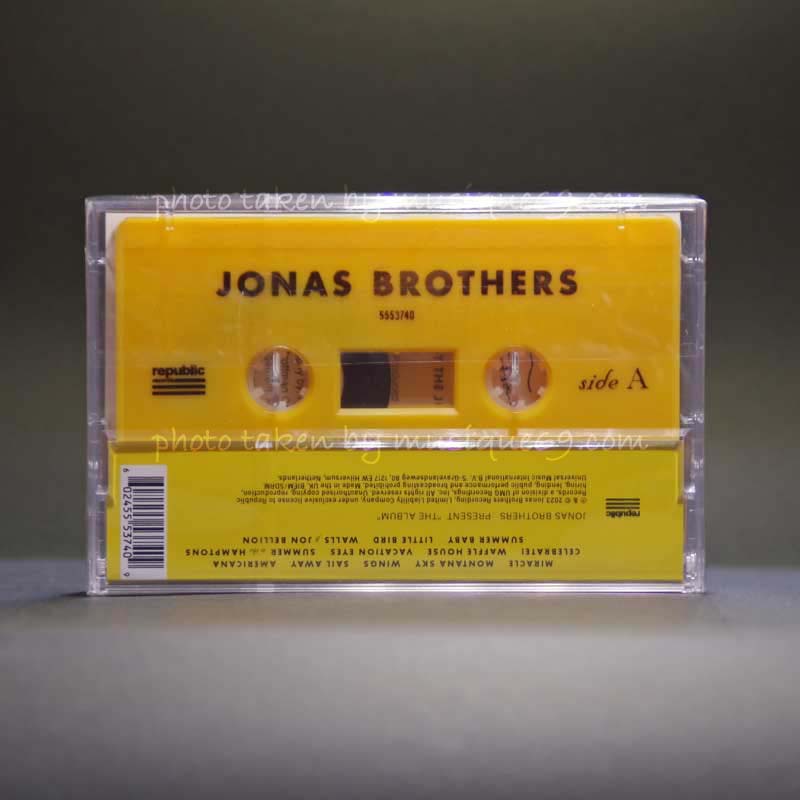 ジョナスブラザーズ Jonas Brothers - The Album: Yellow Shell Edition (cassette)
