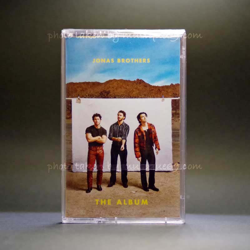 ジョナスブラザーズ Jonas Brothers - The Album: Yellow Shell Edition (cassette)
