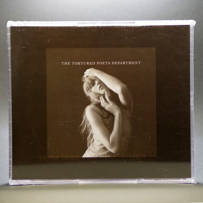 Taylor Swift - The Tortured Poets Department + The Black Dog: Exclusive Collector's Deluxe Edition (CD)