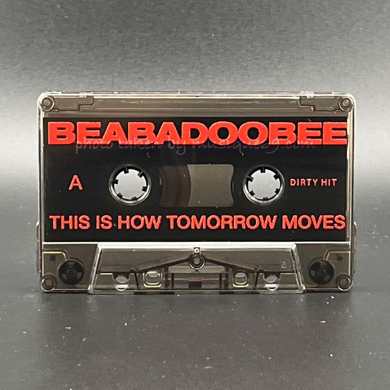 ビーバドゥービー Beabadoobee - This is How Tomorrow Moves: Exclusive Alternative Cover Edition (cassette)