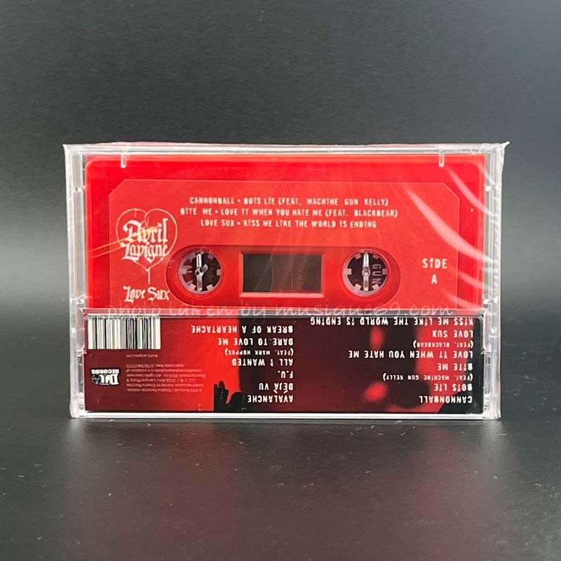 アヴリルラヴィーン Avril Lavigne - Love Sux: Exclusive Red Shell Edition (cassette)