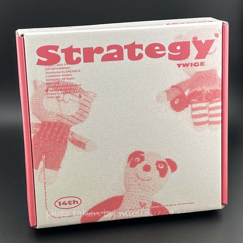 トゥワイス Twice - Strategy (Step 2 Version): D2C Exclusive Autographed Edition (CD)