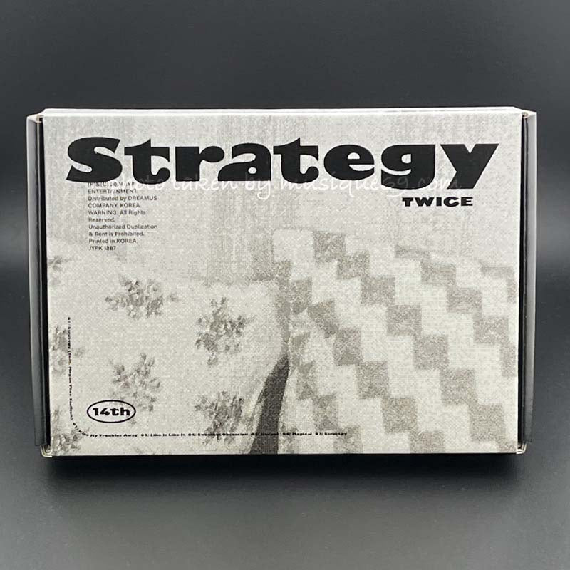 トゥワイス Twice - Strategy (Step 3 Version): D2C Exclusive Autographed Edition (CD)