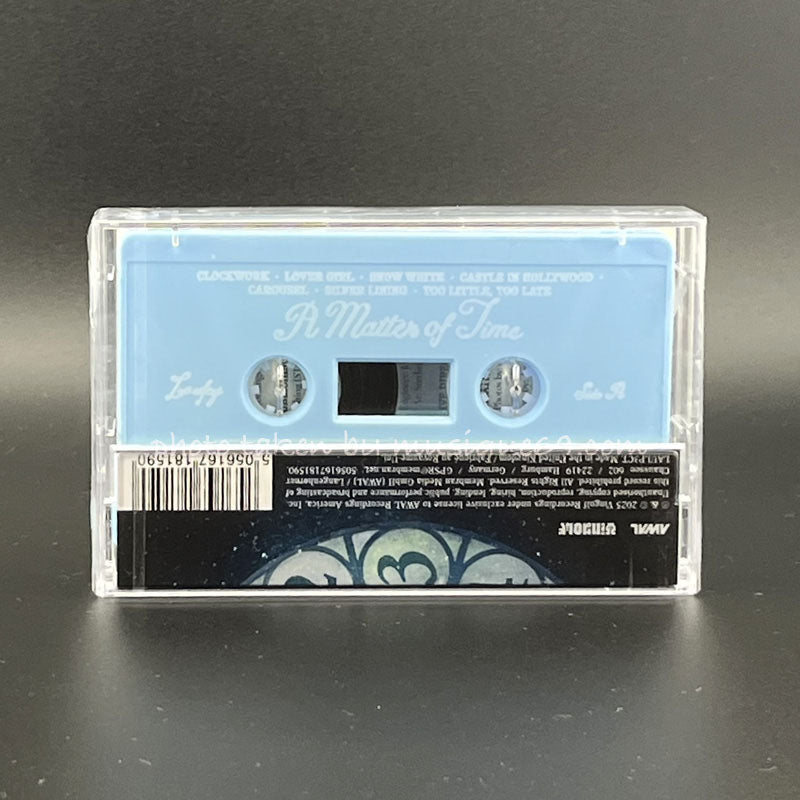 レイヴェイ Laufey - A Matter of Time: Timeless Blue Shell Edition (cassette)