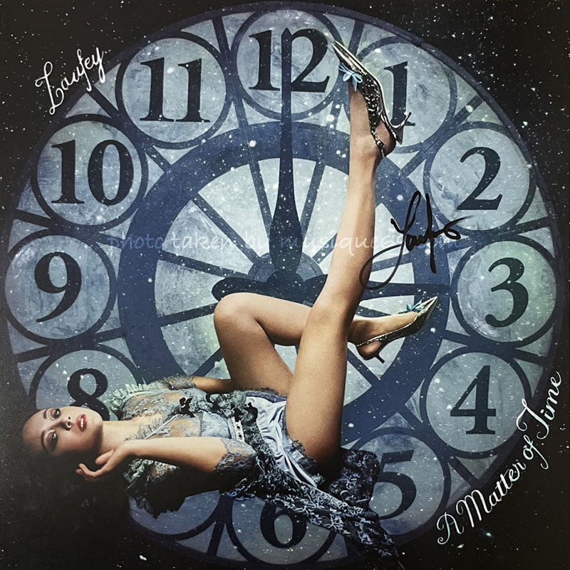 レイヴェイ Laufey - A Matter of Time: Exclusive Autographed/ Morning Edition Sunrise Gold Coloured LP + 7" Ep (vinyl)
