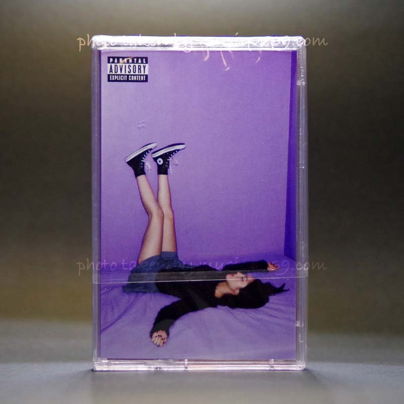 オリヴィアロドリゴ Olivia Rodrigo - Guts: UK Exclusive Alternative Artwork/ Red Shell Edition (cassette)