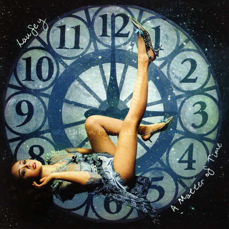 レイヴェイ Laufey - A Matter of Time: US Exclusive Autographed Edition (CD)