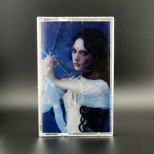 ホリーハンバーストーン Holly Humberstone - Cruel World: Exclusive Alternate Artwork/ Ivory Shell Edition (cassette)