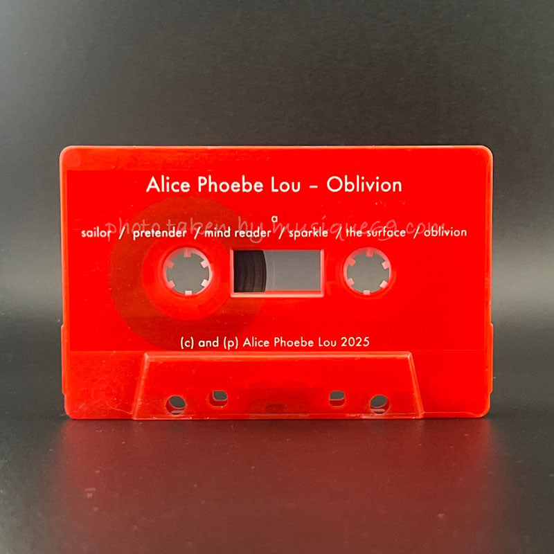 アリスフィービールー Alice Phoebe Lou - Oblivion: Exclusive O-Card/ Red Shell Edition (cassette)